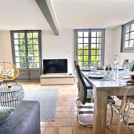 Chalet Avenue Des Grottes *
